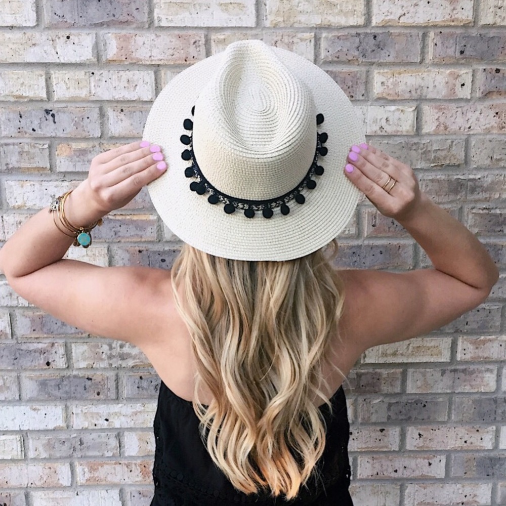 Pom pom hat